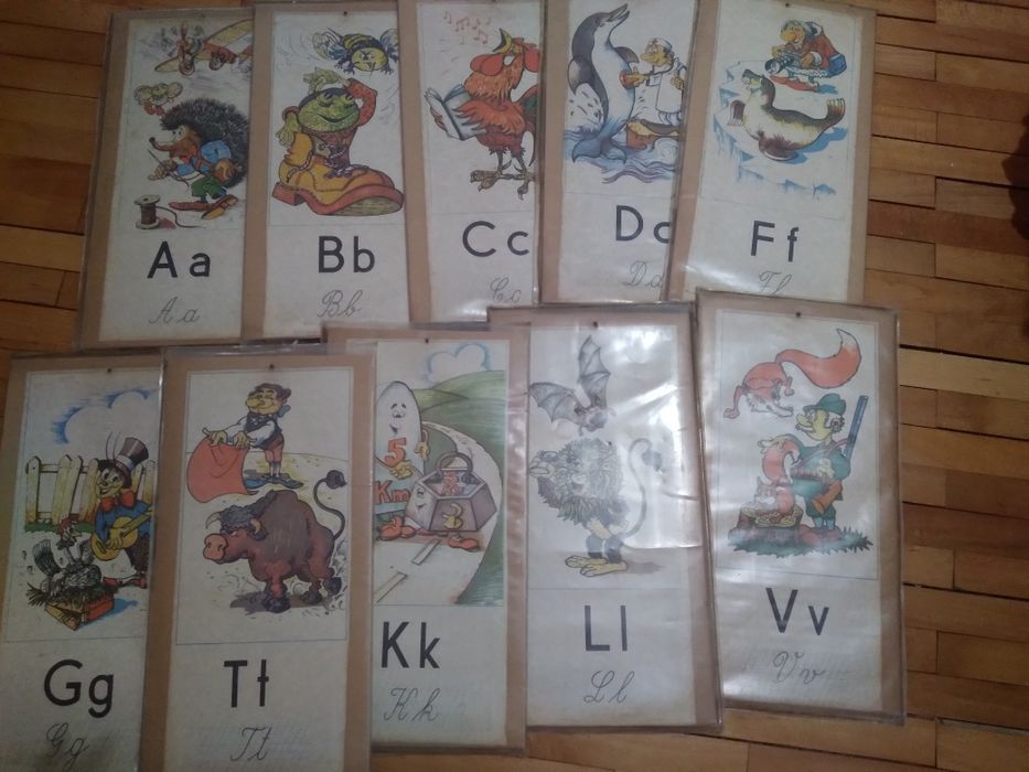 Planșe didactice vechi cu litere din alfabet