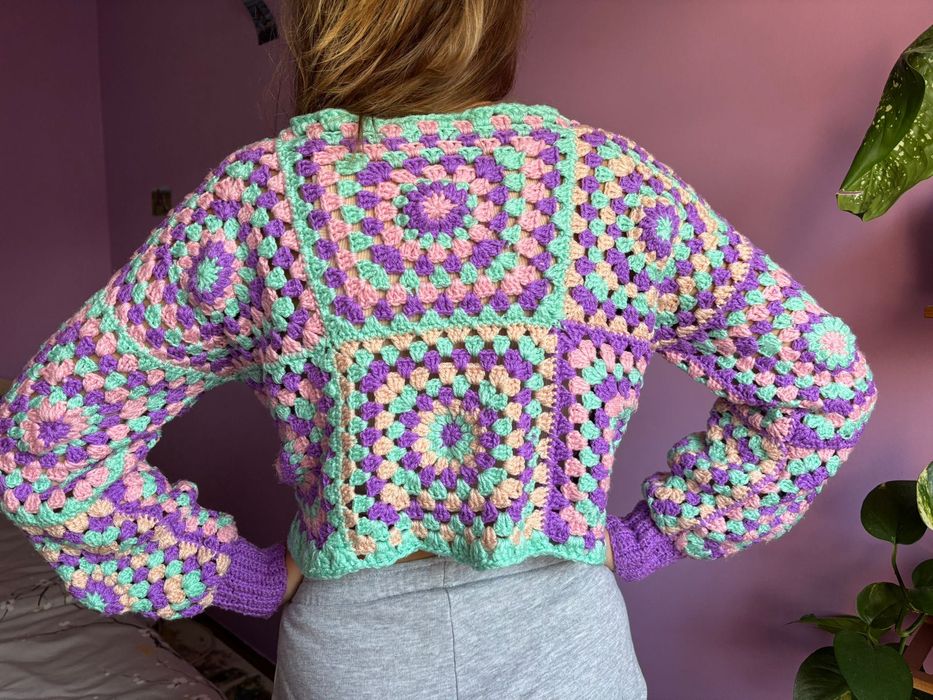 Bluza crosetata cu snur