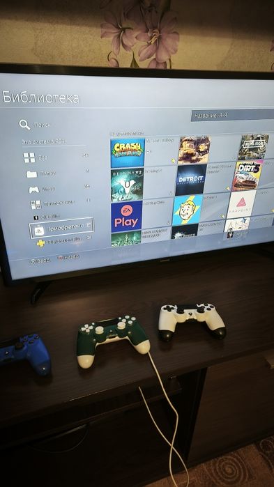 Продам пс4 Слим 1тб