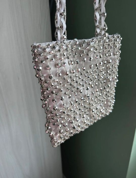 Geanta argintie deosebita, de ocazie