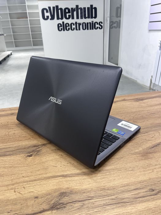 Ноутбук Asus X550C