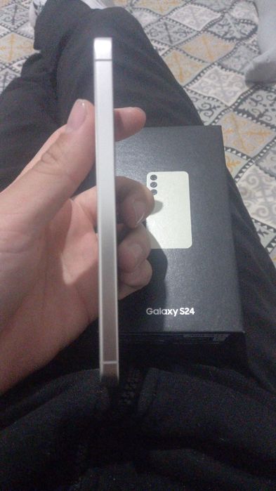 Срочно продам s24 samsung