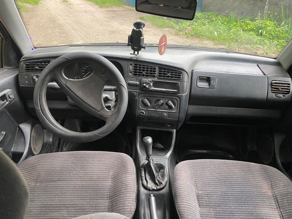 Продам гольф3 1,8