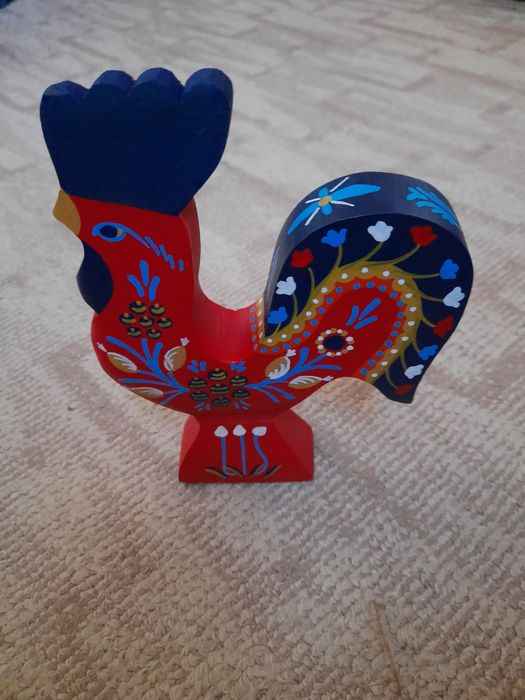 Cocoș din lemn pictat manual