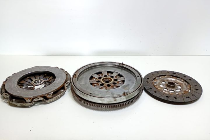 Kit ambreiaj cu volanta masa dubla 2.2 cdi Mercedes-Benz Vito W639 se