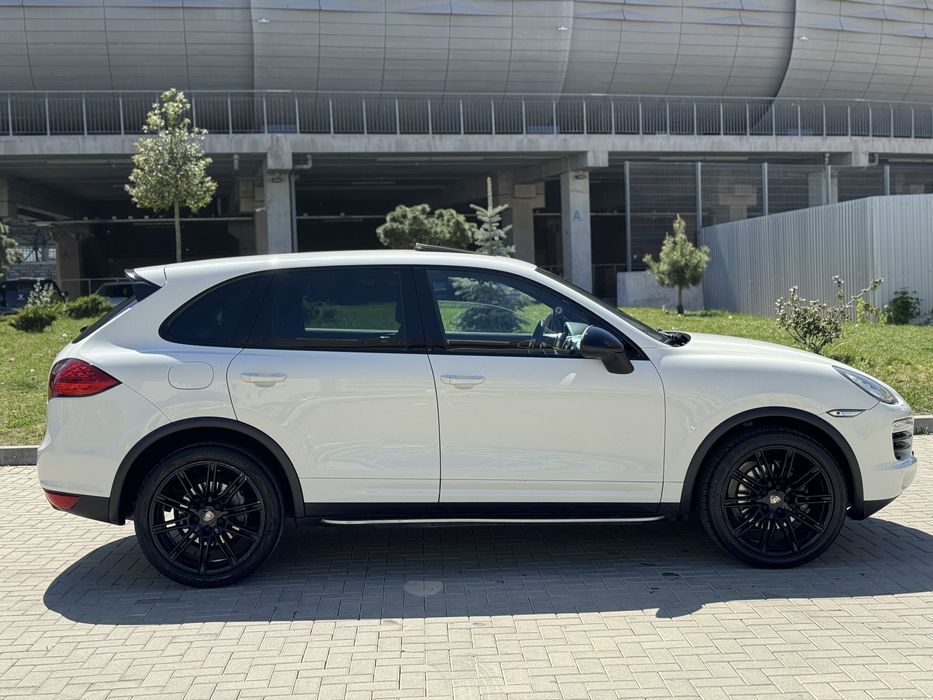 Porsche Cayenne 3.0d - Interior Turbo - Jante 21 - Garantie 12 LUNI ! RAR Efectuat