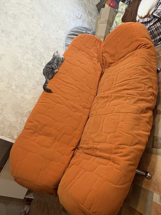 Продам Диван Кля кля