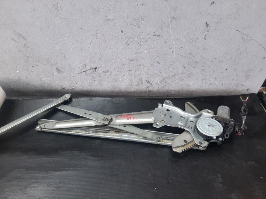 Macara cu motoras stanga fata fiat sedici 189