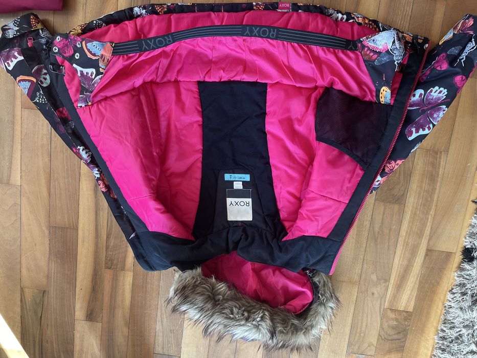 Детски ски екип Roxy от две части за общо 140 лева