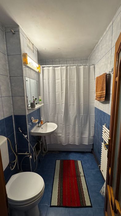 Caut 2 Colege de apartament Iasi 2 min de UMF