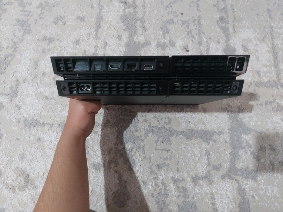 Ps4 сотилади  холати зор