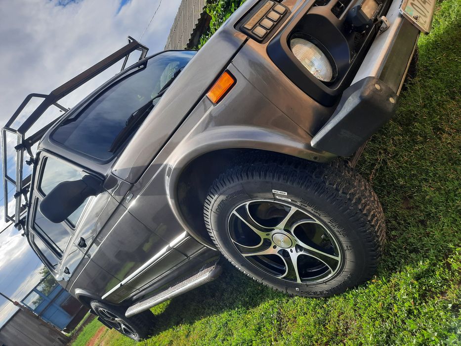 Нива урбан с одних рук