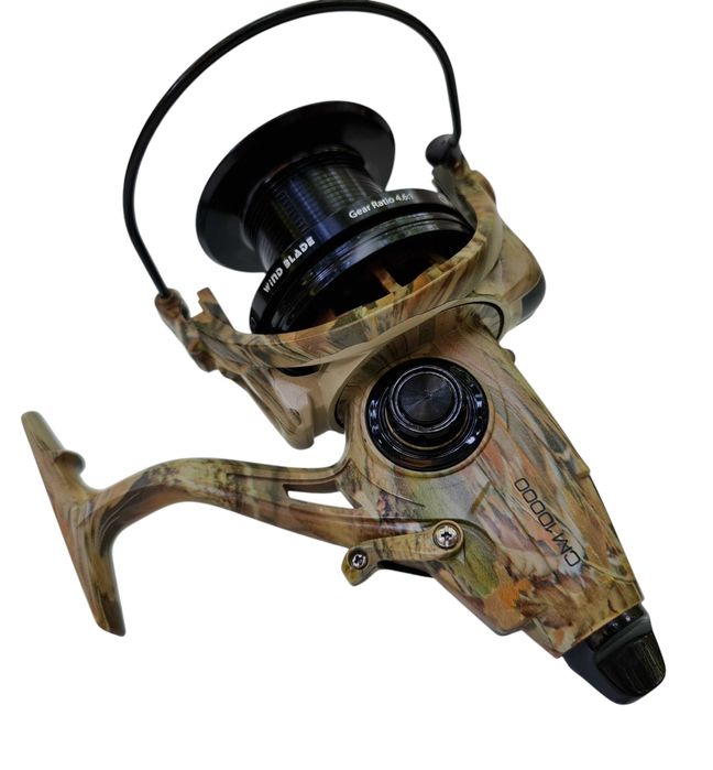 Mulineta Crap WIND BLADE CM 10000 CAMO cu tambur long-cast 0,40mm/400m