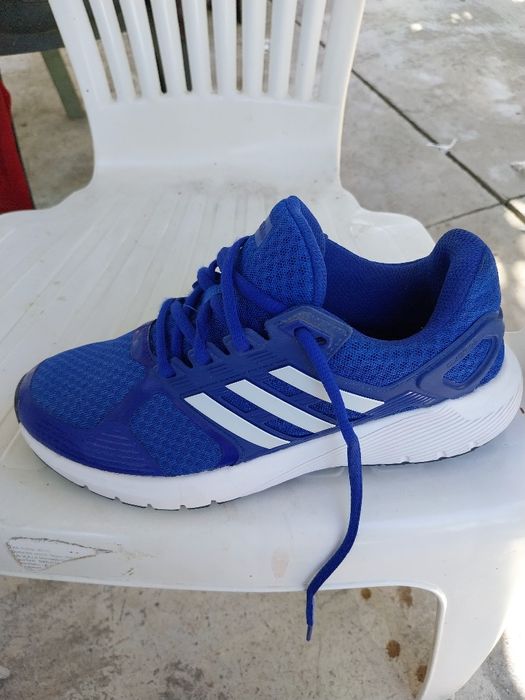 Adidași mărimea 38
