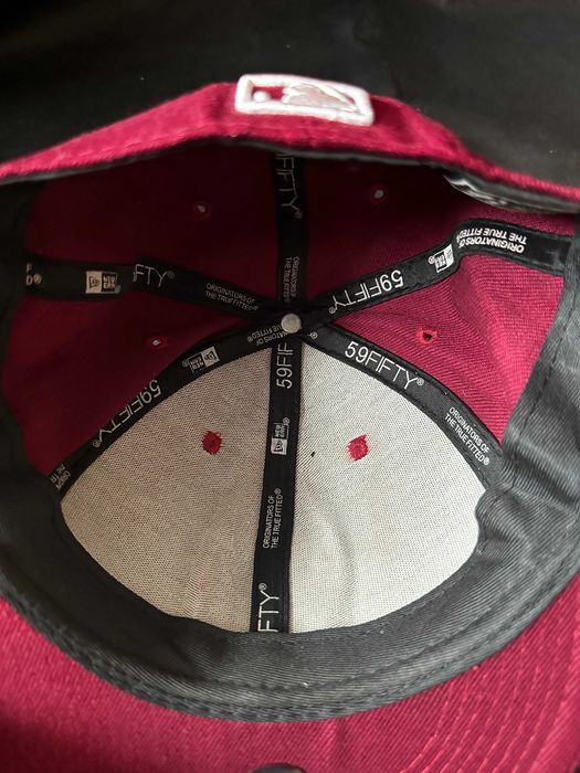 Шапки New Era и OBEY