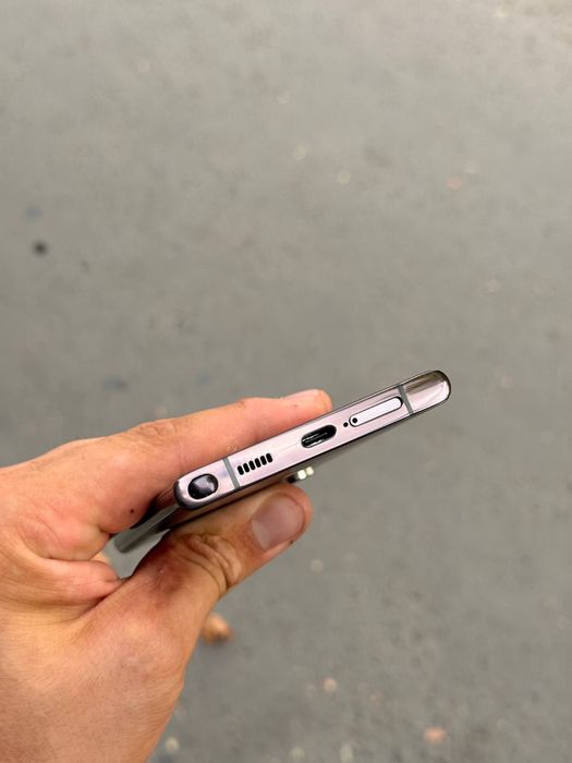 Samsung S22 Ultra 5)g
