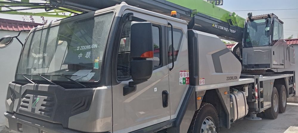 Zoomlion Avtokran 30t skladda tayyor. Ekskavator, Buldozer Betonnasos