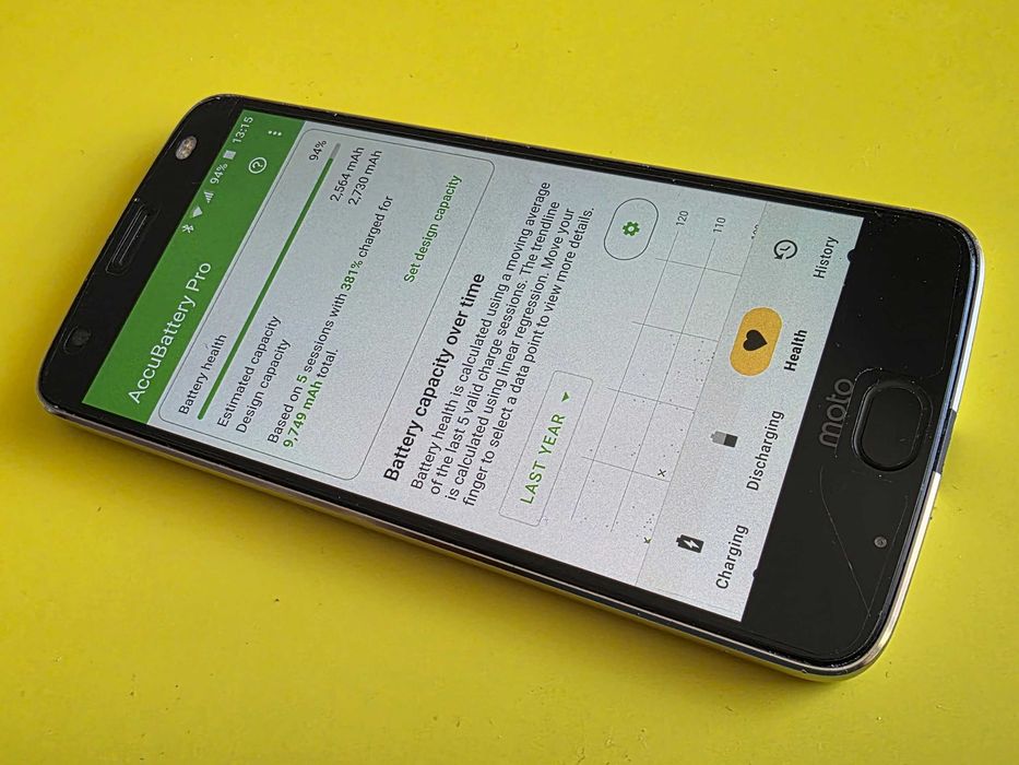 Moto Z2 Force, компактен смартфон c 5.5" екран кой не се чупи , тънък 6 мм, метална задна част