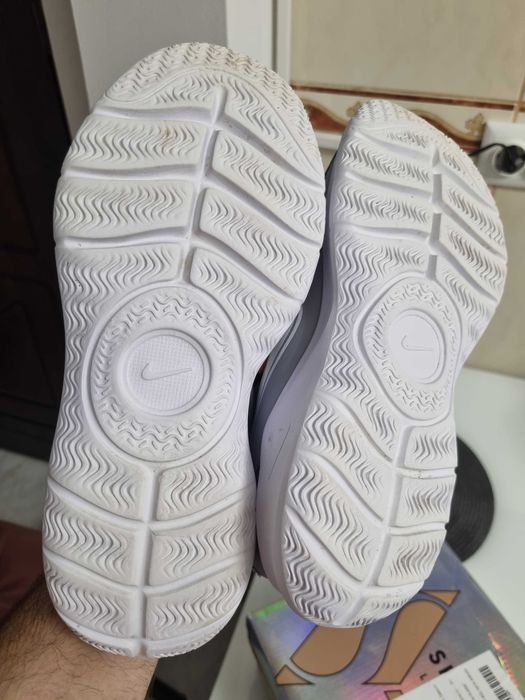 Adidași Nike băieți originali noi nr. 40 in stare foarte bună