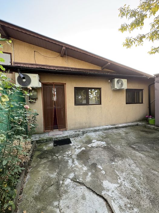 Casa de inchiriat 2 camere curte