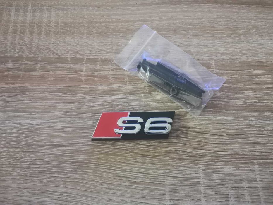 Предна решетка сребриста емблема Audi S6