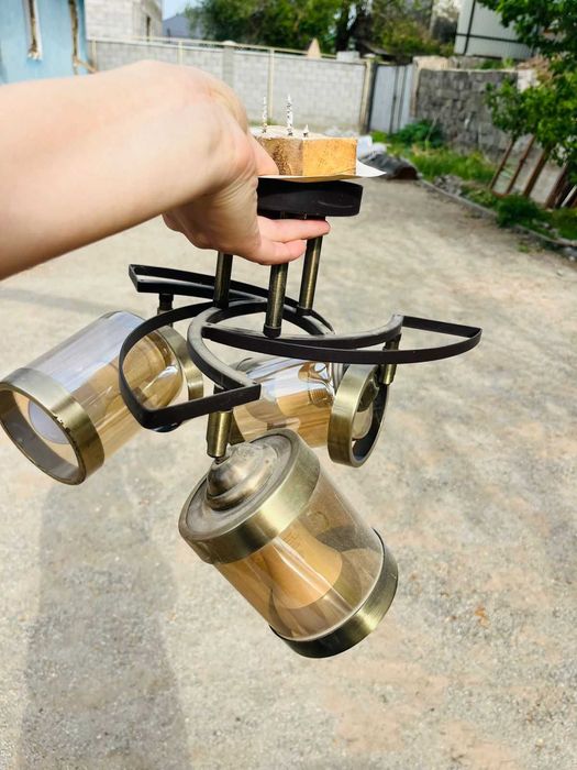 Б/у двери, пластиковые окна, люстры