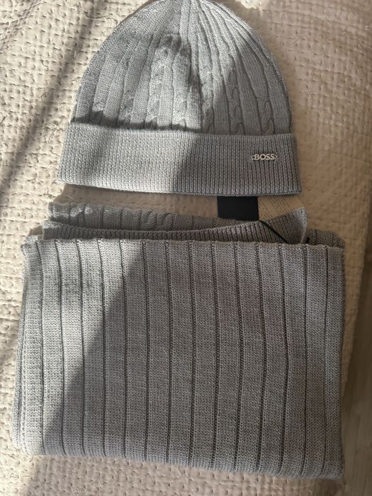 Шапка и шал на Boss