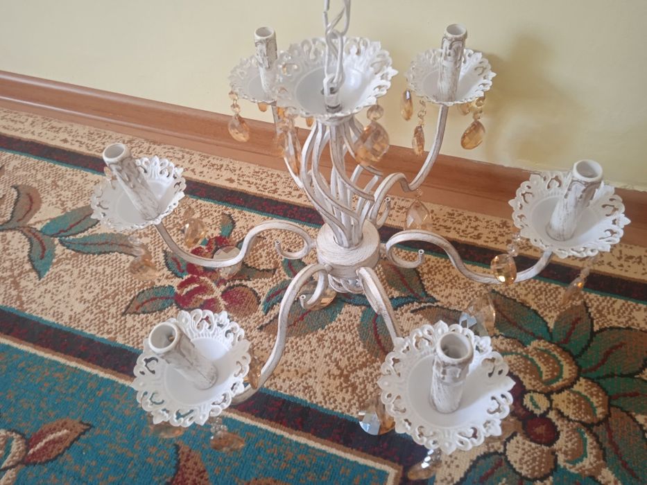 Люстра новая меняю