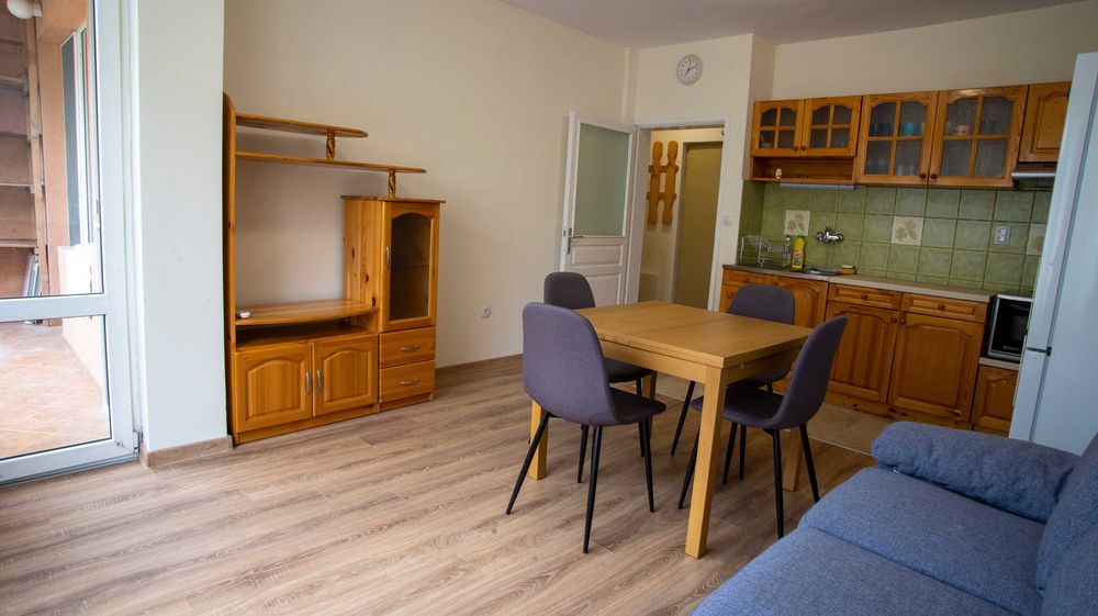 Дава се под наем Двустаен апартамент в София, Център - 60 кв.м за 586.5 € - Снимка #3