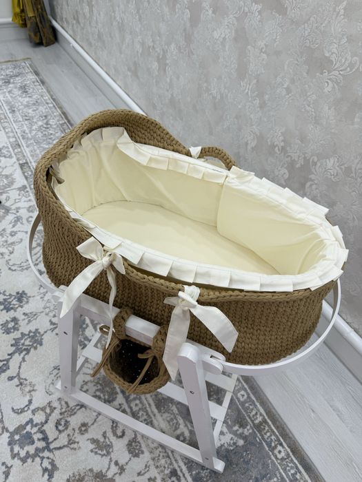 Детская кроватка ручной работы