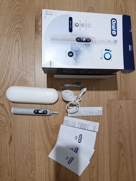 Електрическа четка за зъби Oral-B iO Series 6 Grey