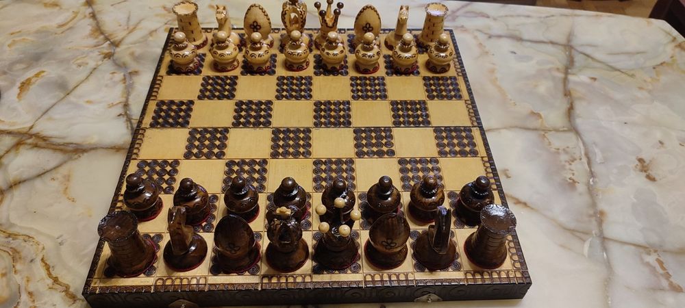 Дървен красив шах