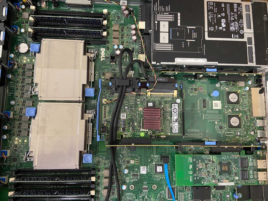 Dell R610 2x Xeon L5520, 8GB RAM, RAID 6x SFF сървър