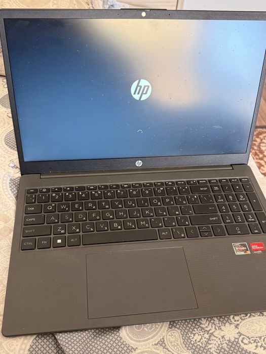 Лаптоп HP – 8GB RAM, AMD Radeon