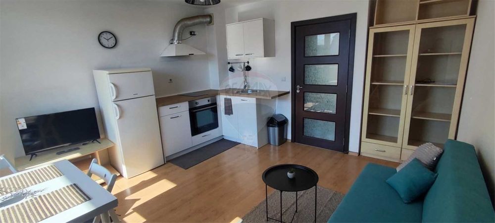 Дава се под наем Двустаен апартамент в Варна, Колхозен пазар - 60 кв.м за 357 € - Снимка #2