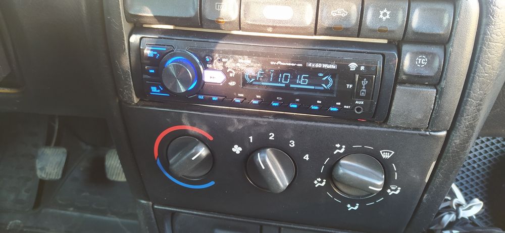 Продам магнитолу новая