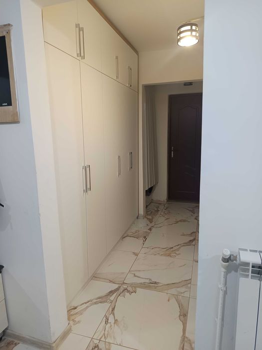 De vanzare apartament 3 camere