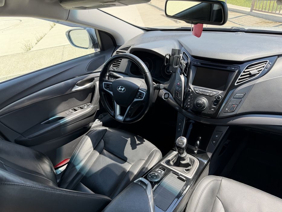 Hyundai i40 1.7 crdi/ 4% consum/cauciucuri noi vara/iarna