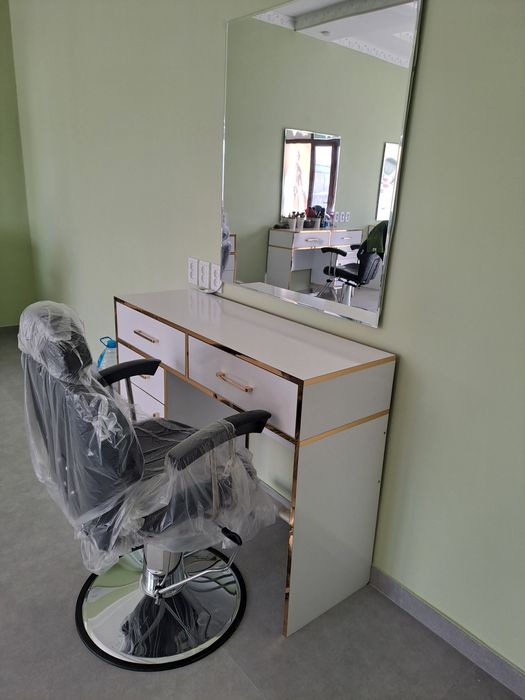 Kreslo sotiladi yangi hali ochilmagan