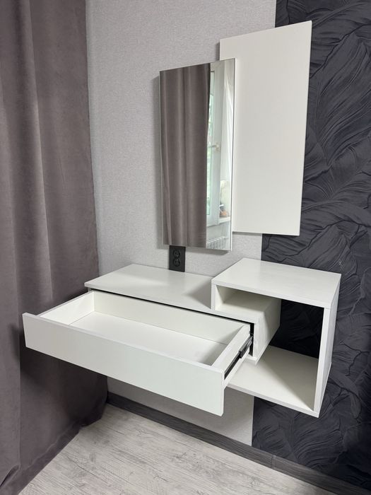 Туалетный столик