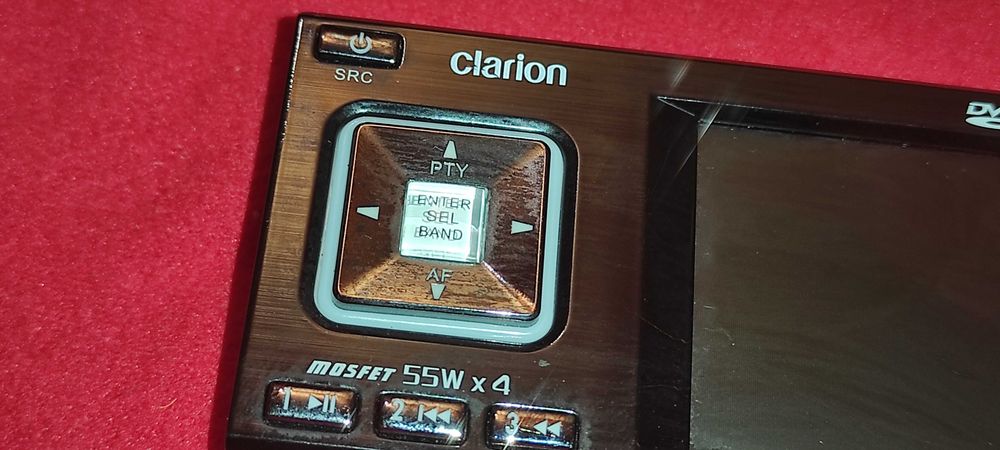 PT. Auto. FATA ( numai fata )  RADIO / DVD. CLARION model VRX279R USB.
