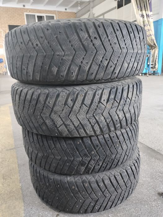 Продам зимние шины