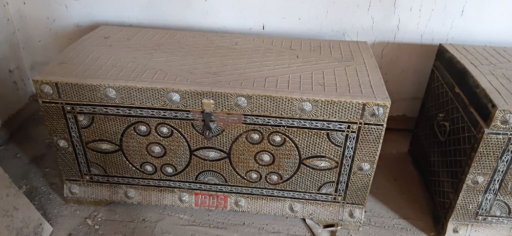 Срочно 2 та янги холатда эски сандук сотилади арзон нархда бераман 200