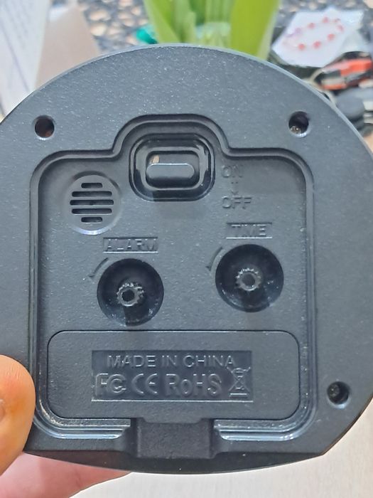 Настолен часовник Eachui - Кварцов, безшумен, с осветление