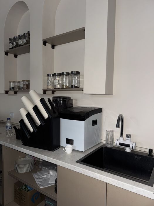 Продоется вся мебель и техника для ресторана