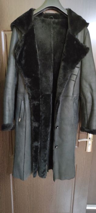 Cojoc, palton, pardesiu de iarnă cu glugă, lung, din blană naturală