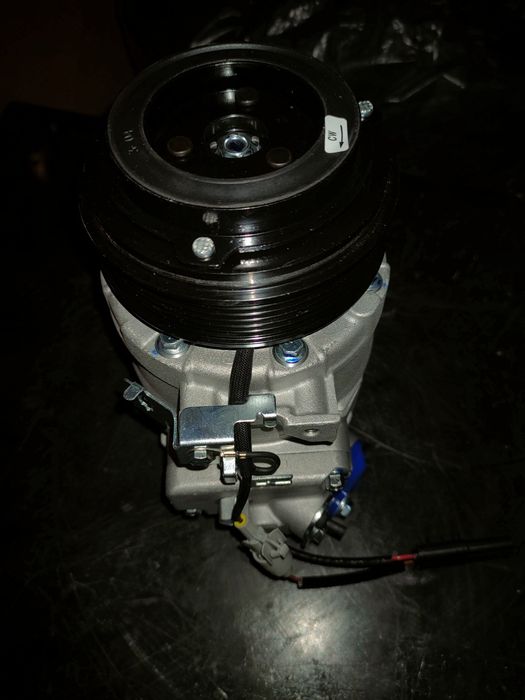 Vând compresor clima BMW F10 F11 F20 F30 F31 F15 F16 F01 F02 F03 F04