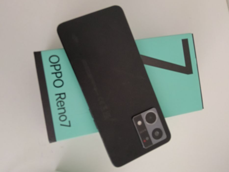 Продам смартфон Oppo reno7
