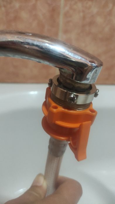 Шланги для стиральной машины.