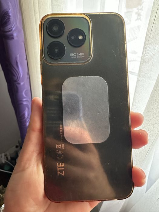 Vand telefon ZTE 8050